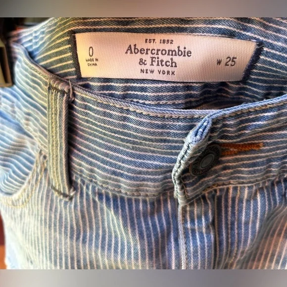Abercrombie & Fitch Blue and white Striped denim Skirt - Picture 2 of 3